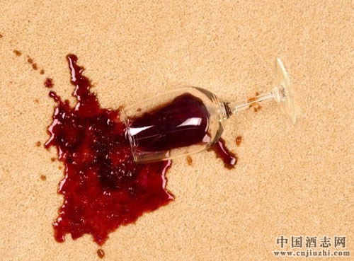 墻上弄上紅酒漬怎么辦,如何去除墻上的紅酒漬?